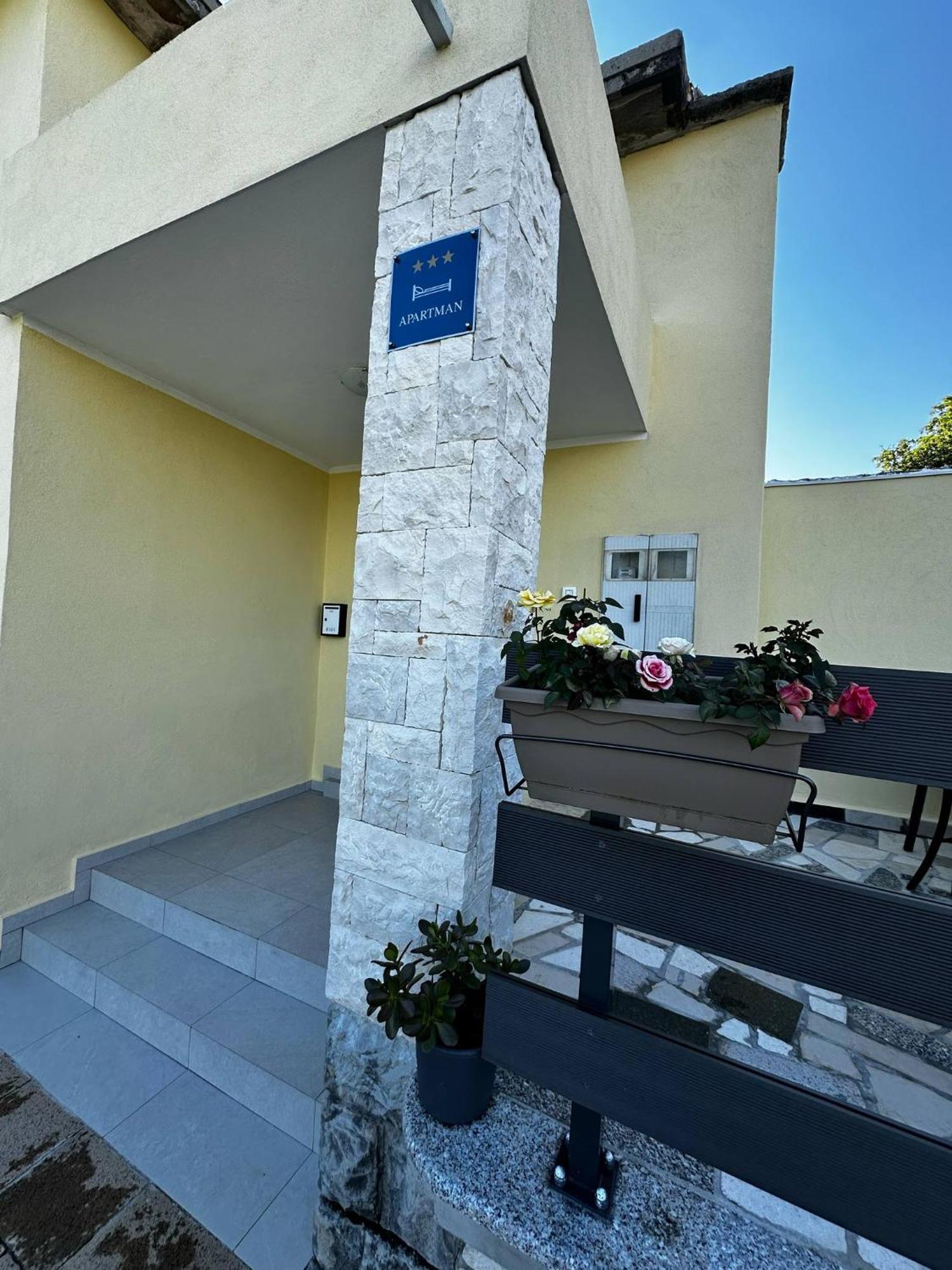 Lulic Apartman Labin  Kültér fotó
